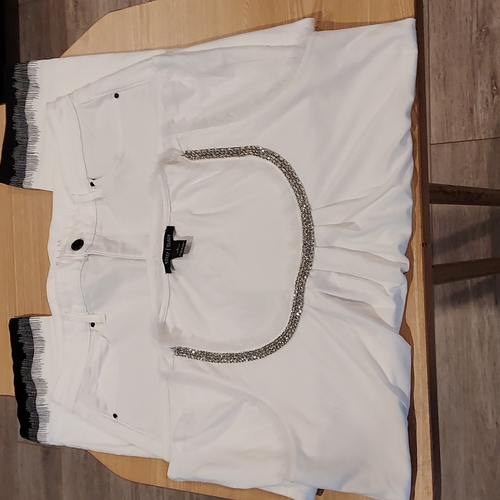 NWOT Women's White House Black Market Size 12/L SlimCrop Capris/Top